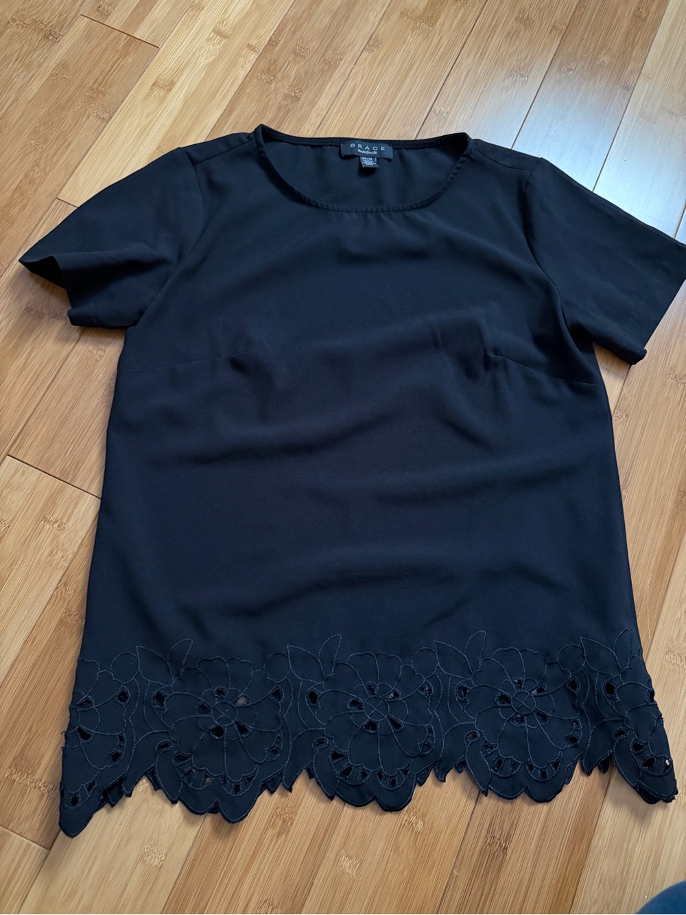 Grace Karin Black Short Sleeve Top with Floral Cutout Hem